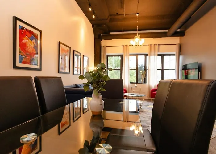 Chic Spacious 3br South Loop Near Mccormick Place, Roosevelt Cta & Shopping Area In Apartment