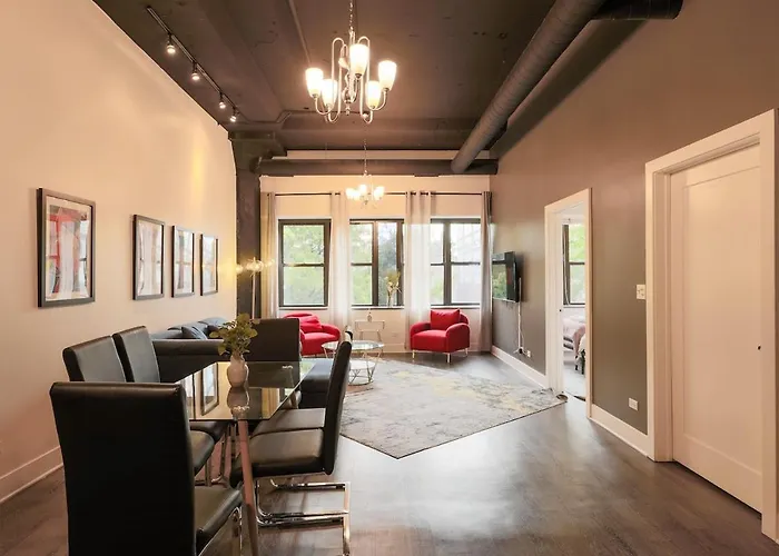 Chic Spacious 3br South Loop Near Mccormick Place, Roosevelt Cta & Shopping Area In Chicago